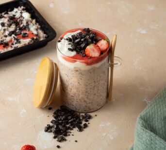 High Protein Overnight Oats - Strawberry Cheesecake