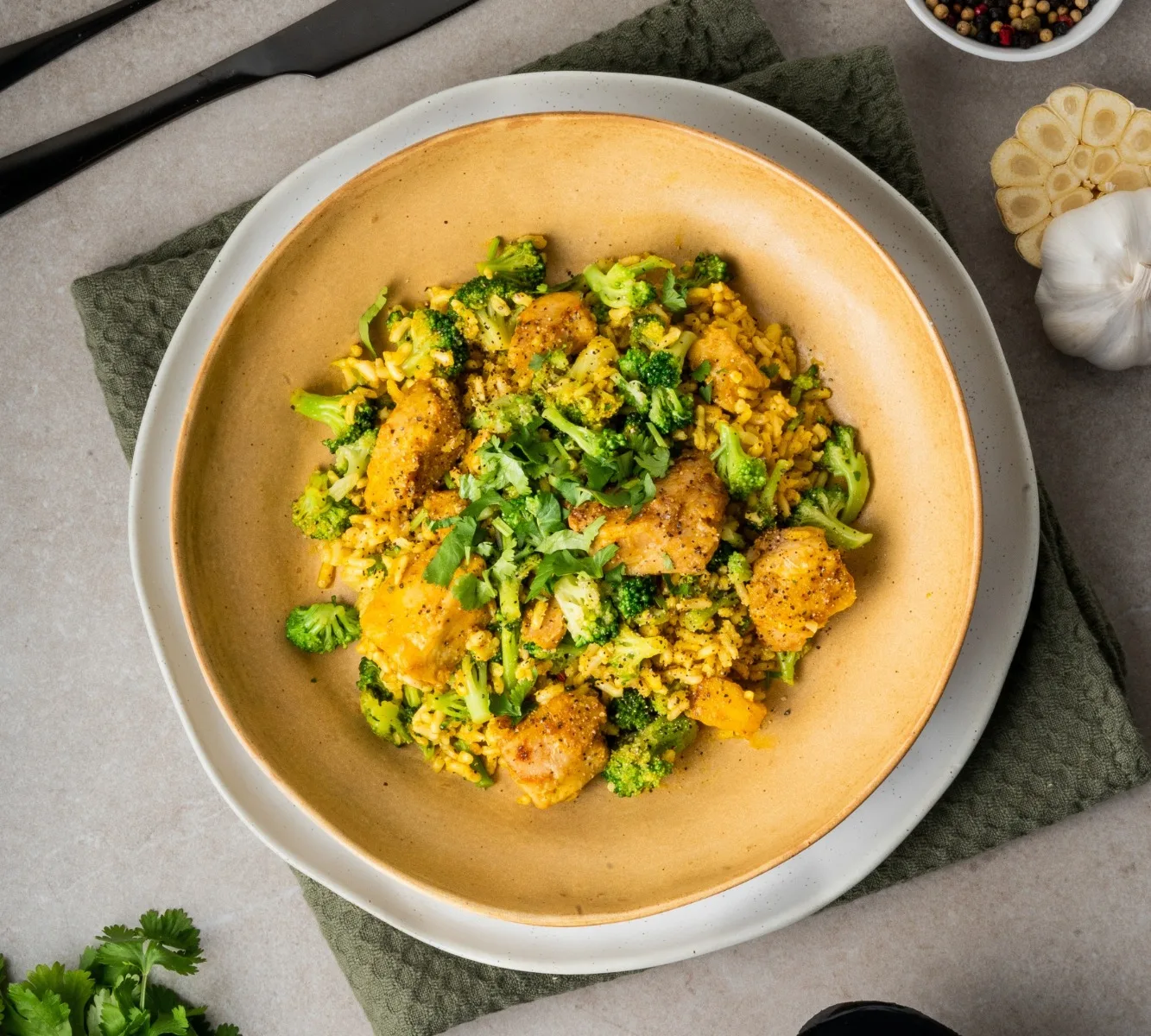 Zilvervliesrijst - Vegan kipfilet blokjes - Broccoli (Bombay Curry sauce) [VEGAN]